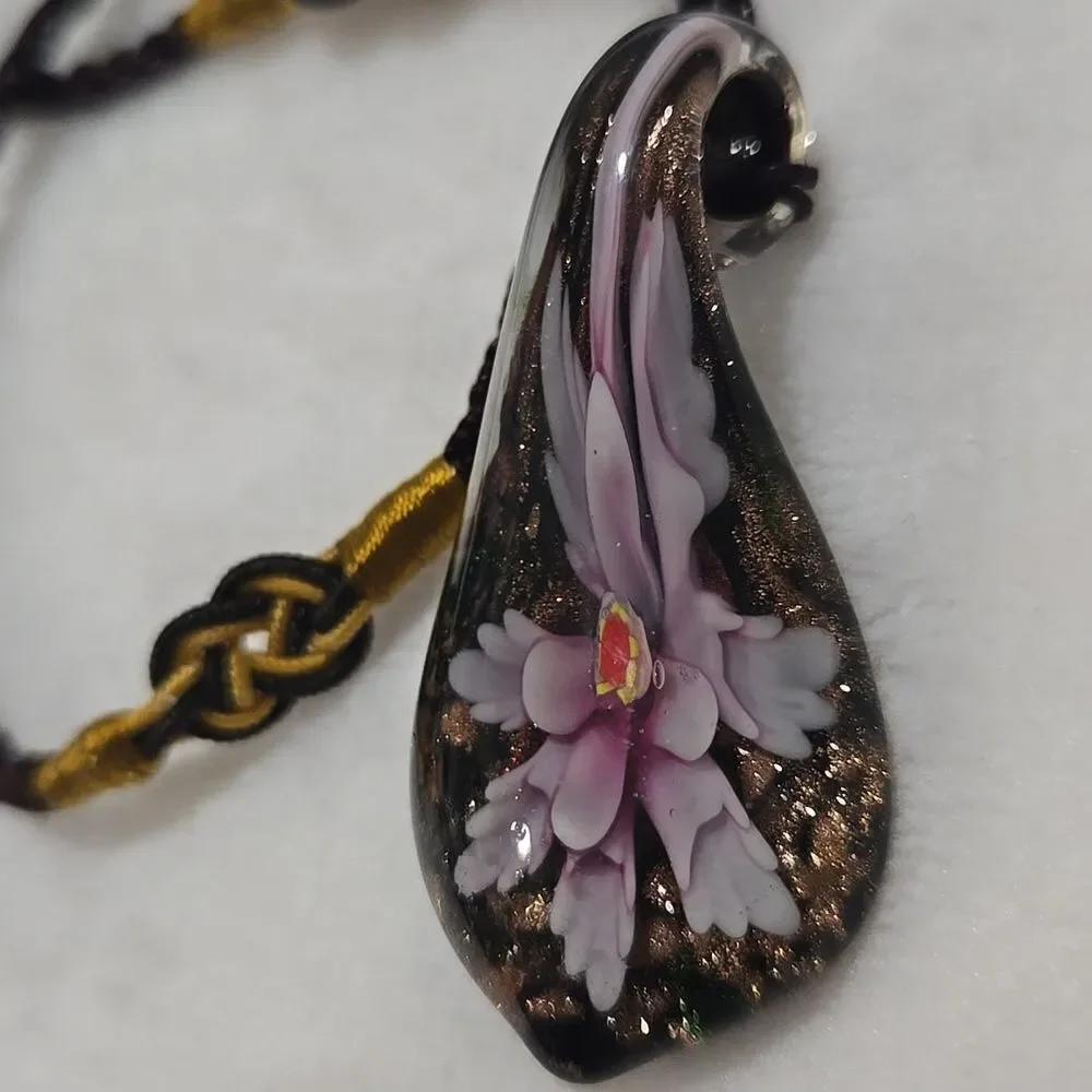 Elegant Floral Glass Pendant Necklace